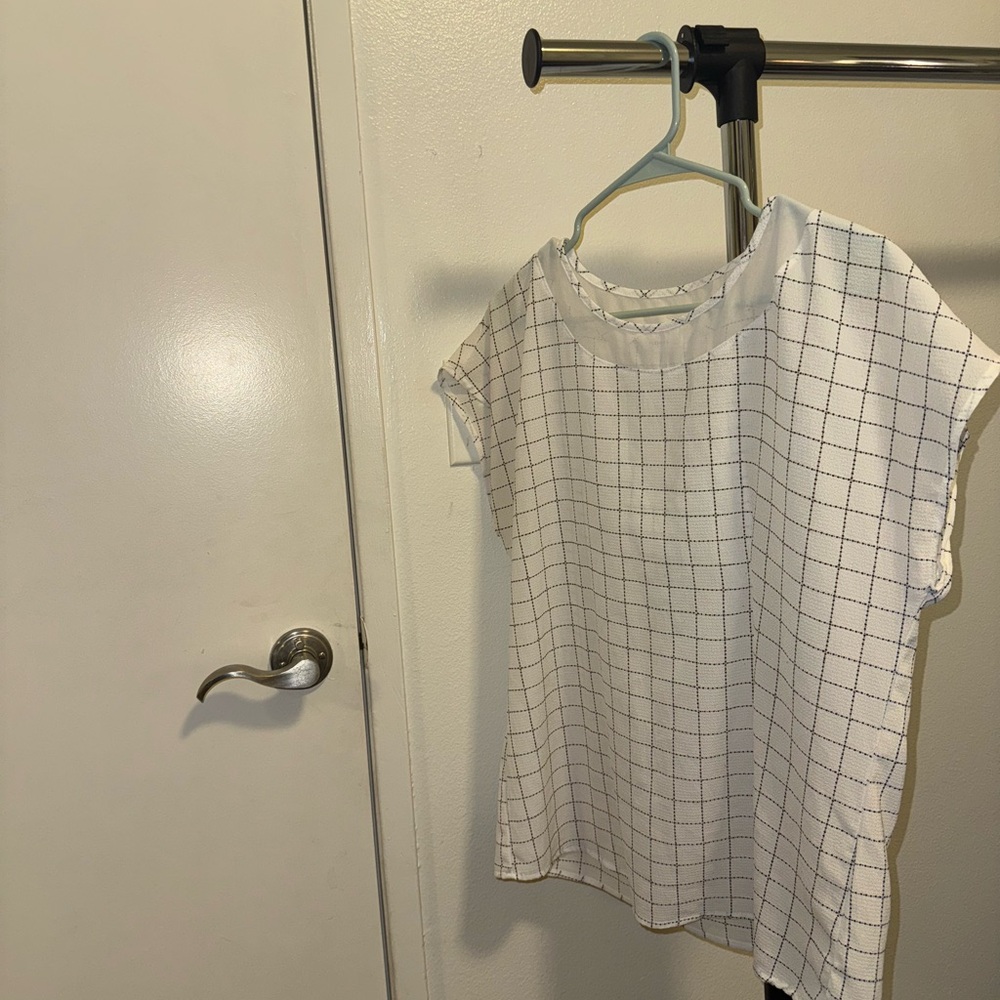 Pleione White Checkered Women's Blouse